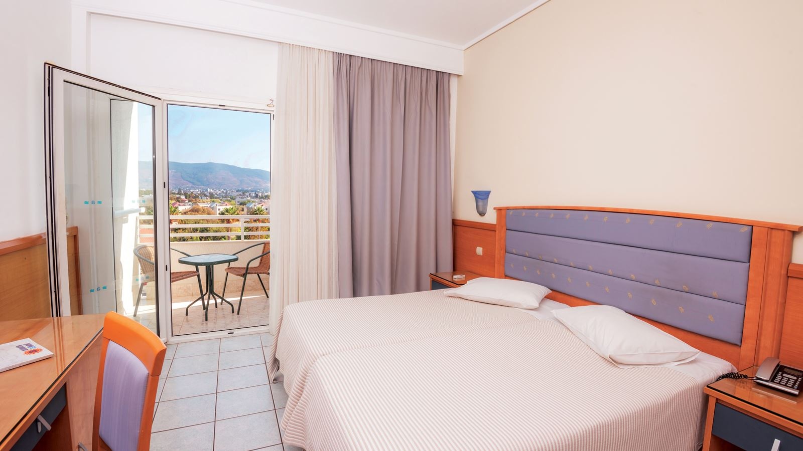 rooms-standard-twin-room-land-view-balcony-or-terrace