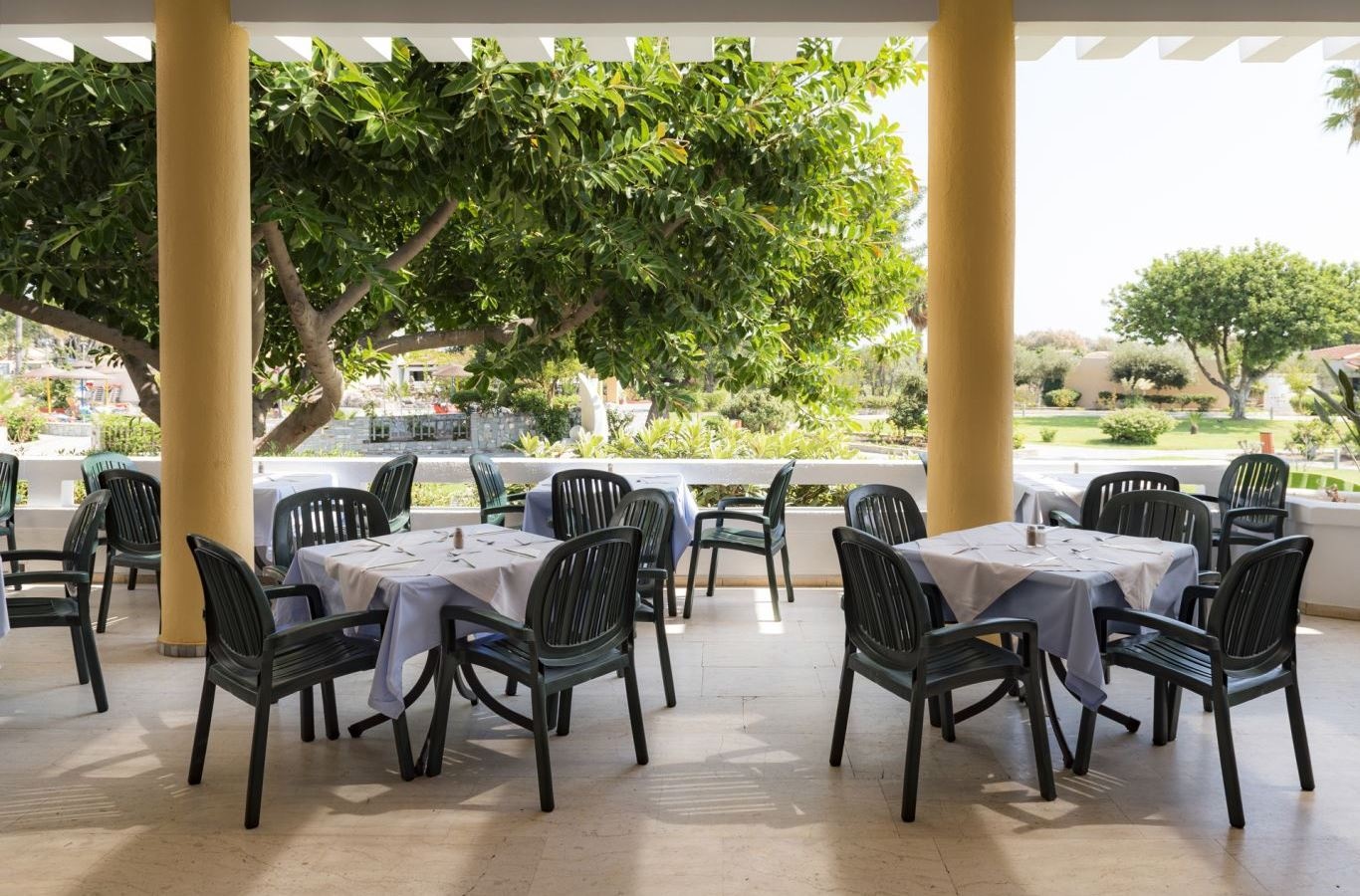 restaurants-pool-restaurant