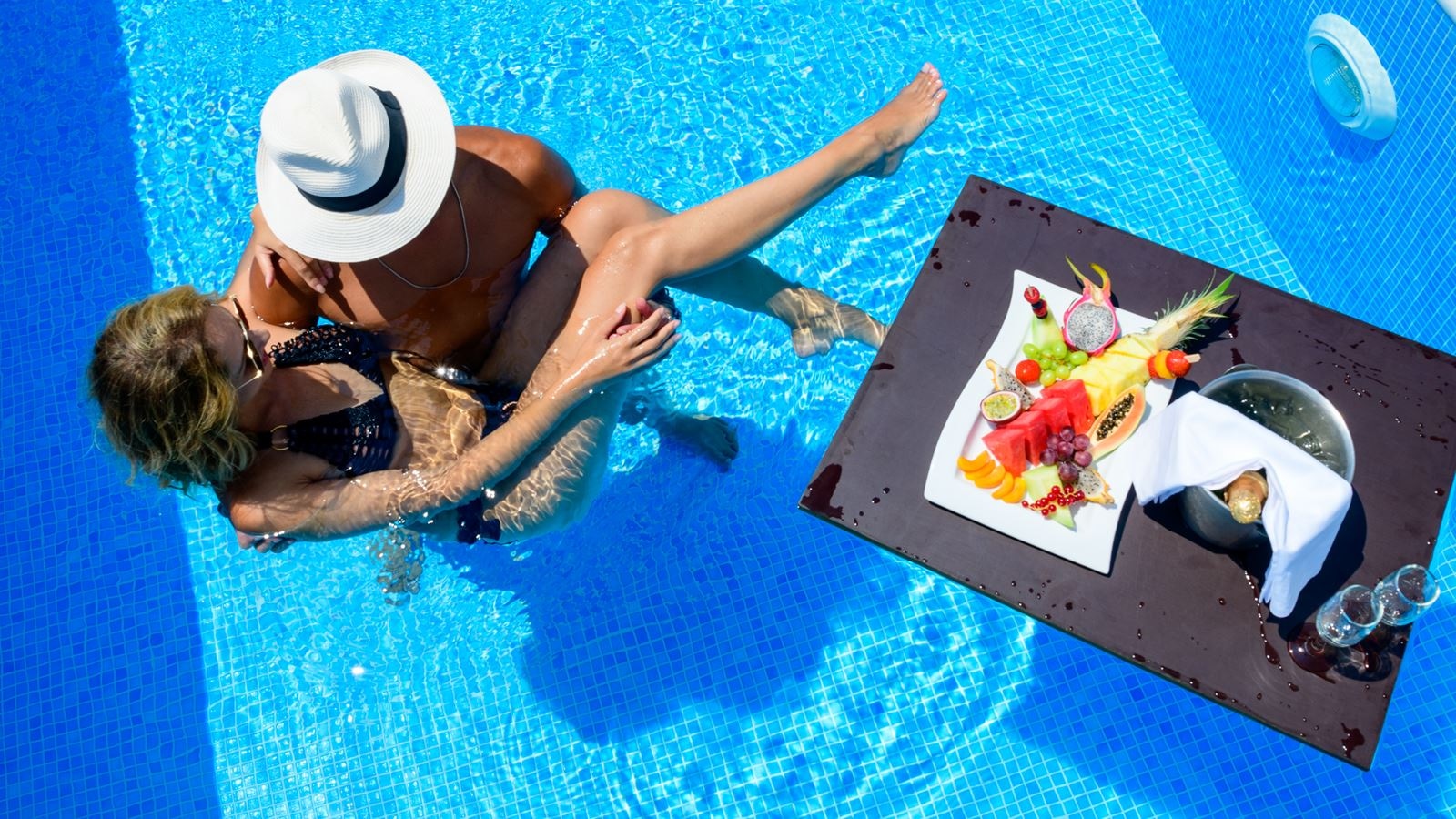 rooms-deluxe-bungalow-suite-artemisopen-plan-beach-front-with-private-pool