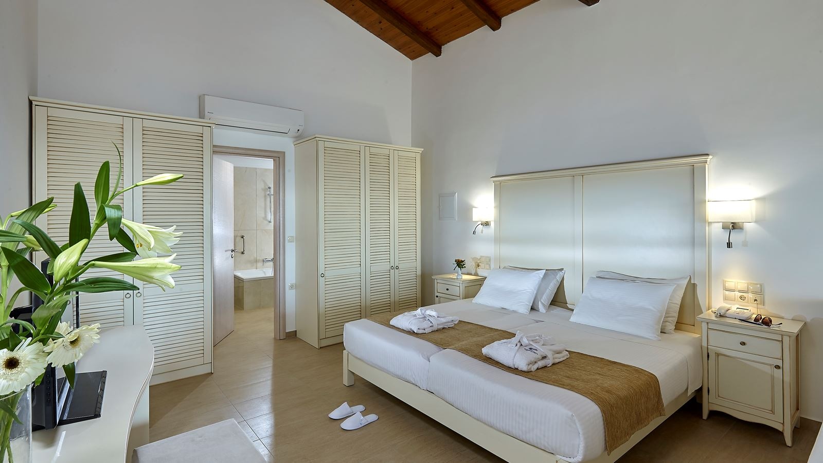 rooms-deluxe-bungalow-suite-artemisopen-plan-beach-front-with-private-pool