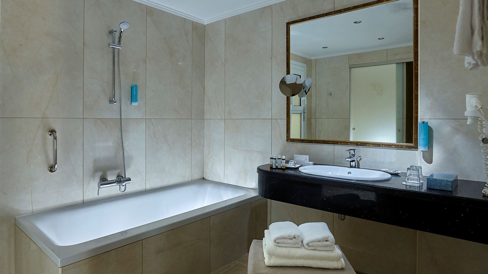 rooms-deluxe-bungalow-suite-artemisopen-plan-beach-front-with-private-pool