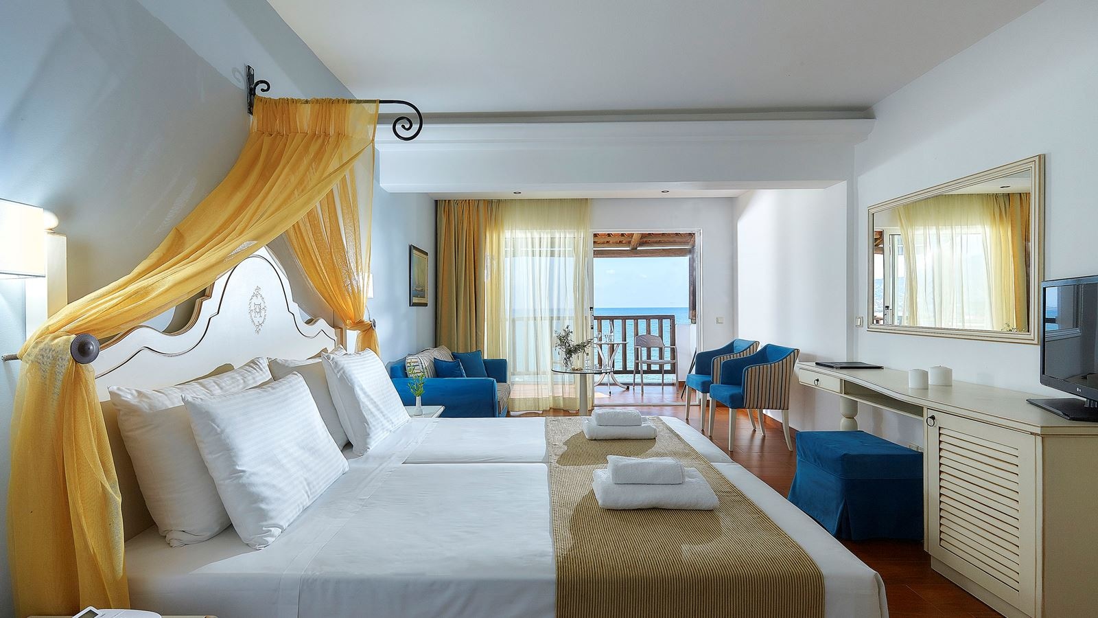 rooms-premium-suite-2-rooms-beach-front