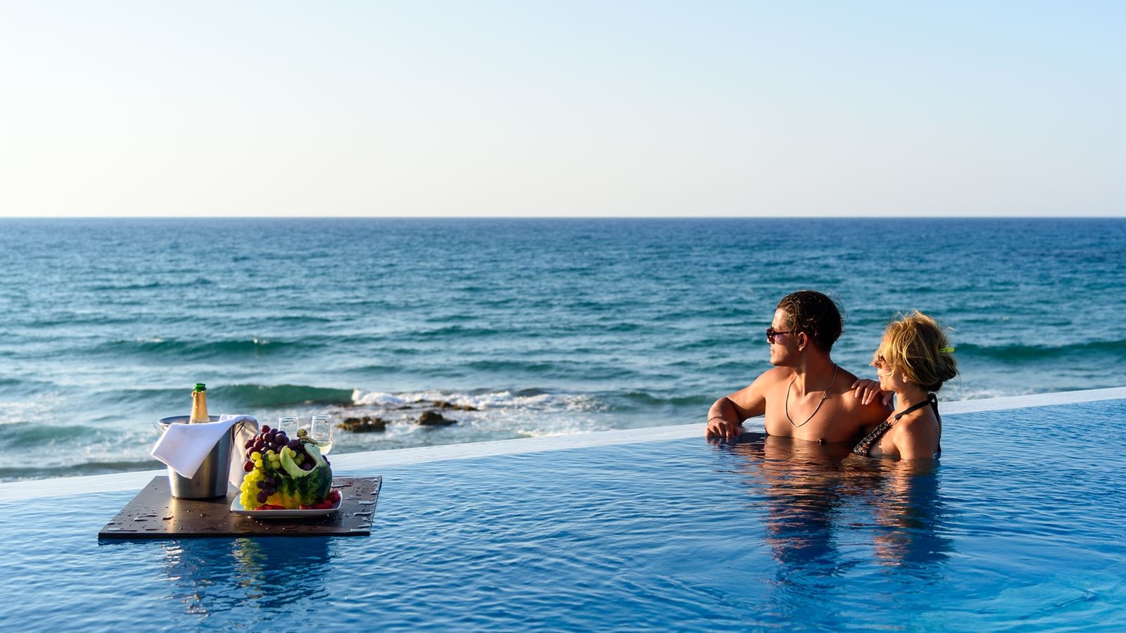 rooms-dream-villa-aphrodite2-bedrooms-beach-front-with-private-pool