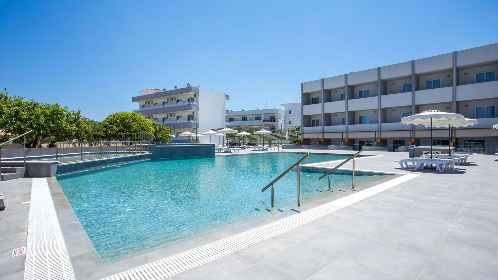 pools-outdoor-pool