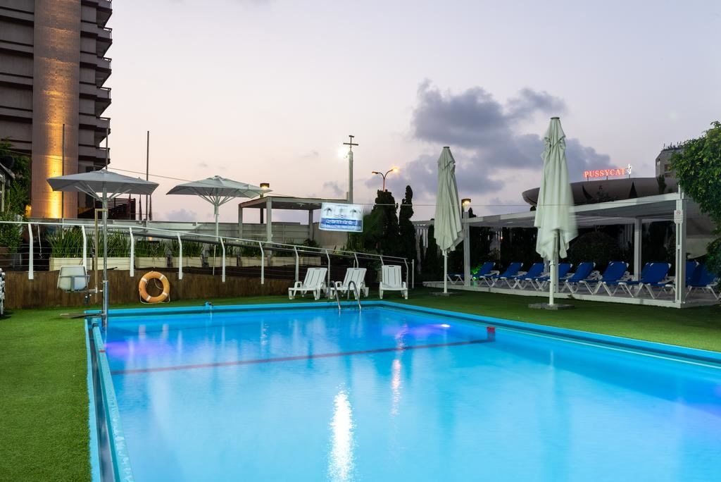 pools-outdoor-pool