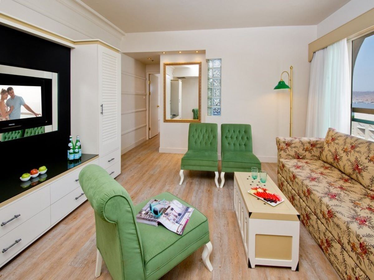 rooms-palace-club-castel-suite