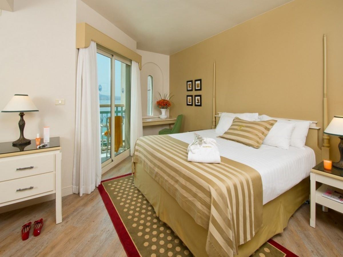 rooms-palace-club-castel-suite
