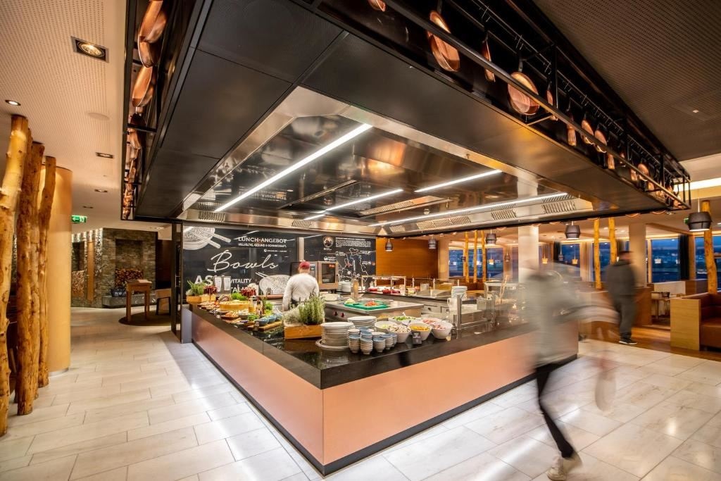 restaurants-main-building