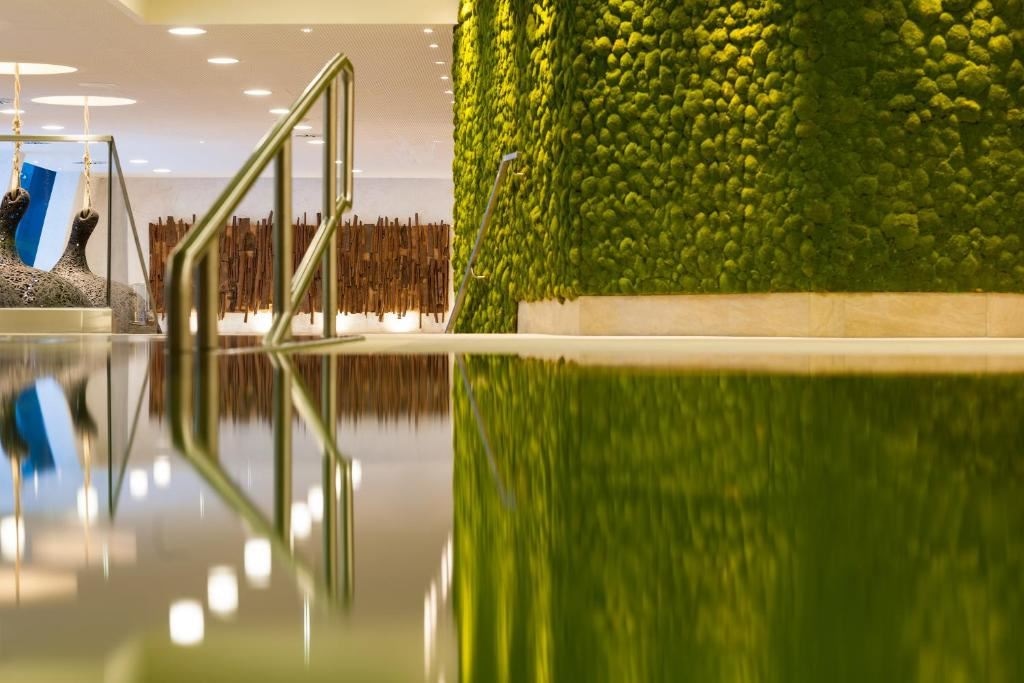 pools-indoor-pool