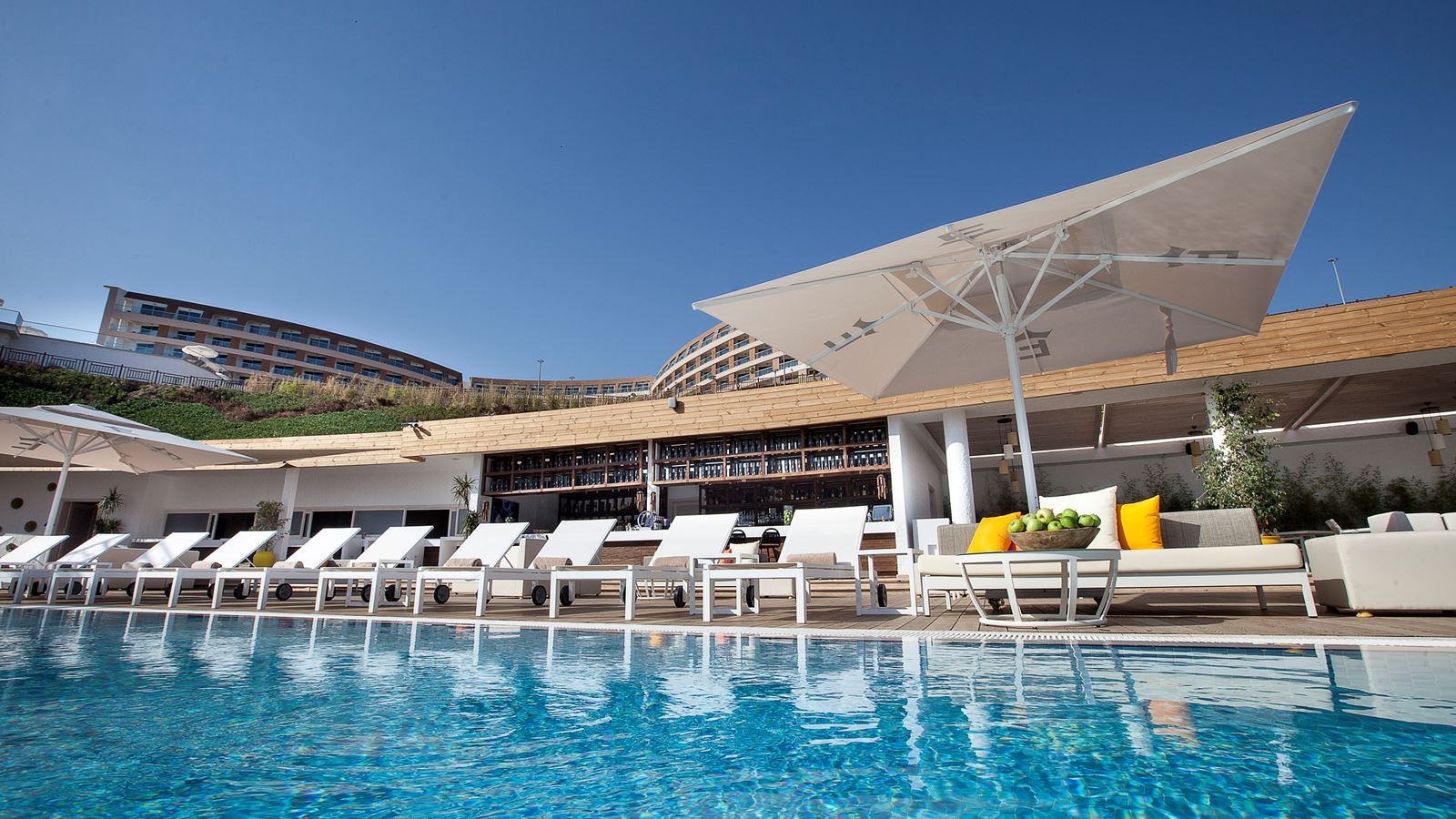 bars-mia-beach-bar