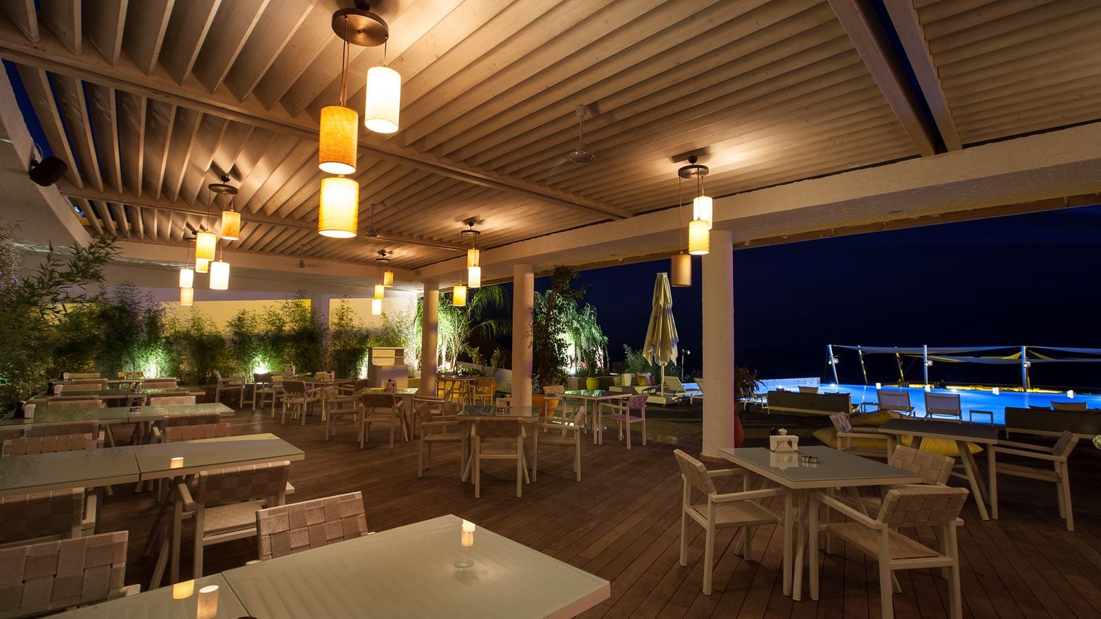 bars-mia-beach-bar