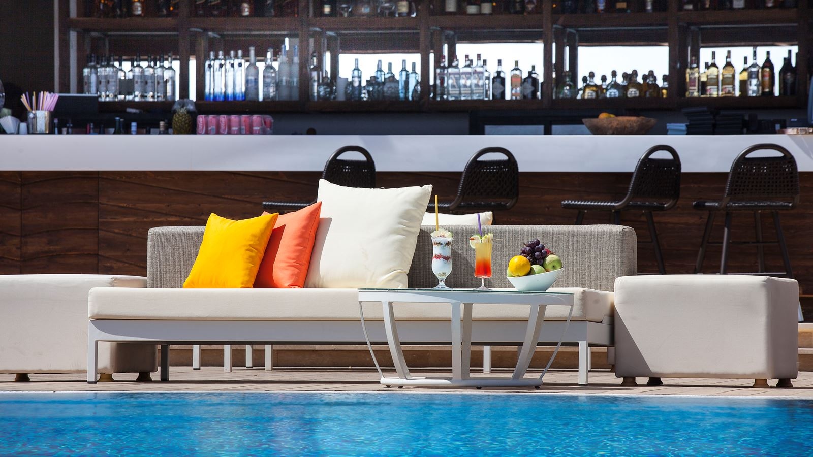 bars-mia-beach-bar