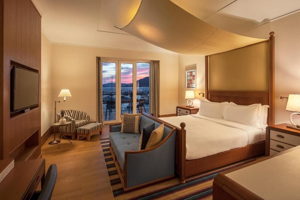rooms-three-bedroom-suite-sea-view