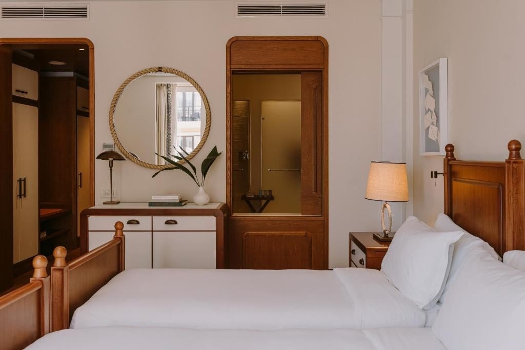 rooms-double-deluxe-room-sea-view