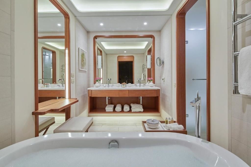 rooms-double-deluxe-room-sea-view