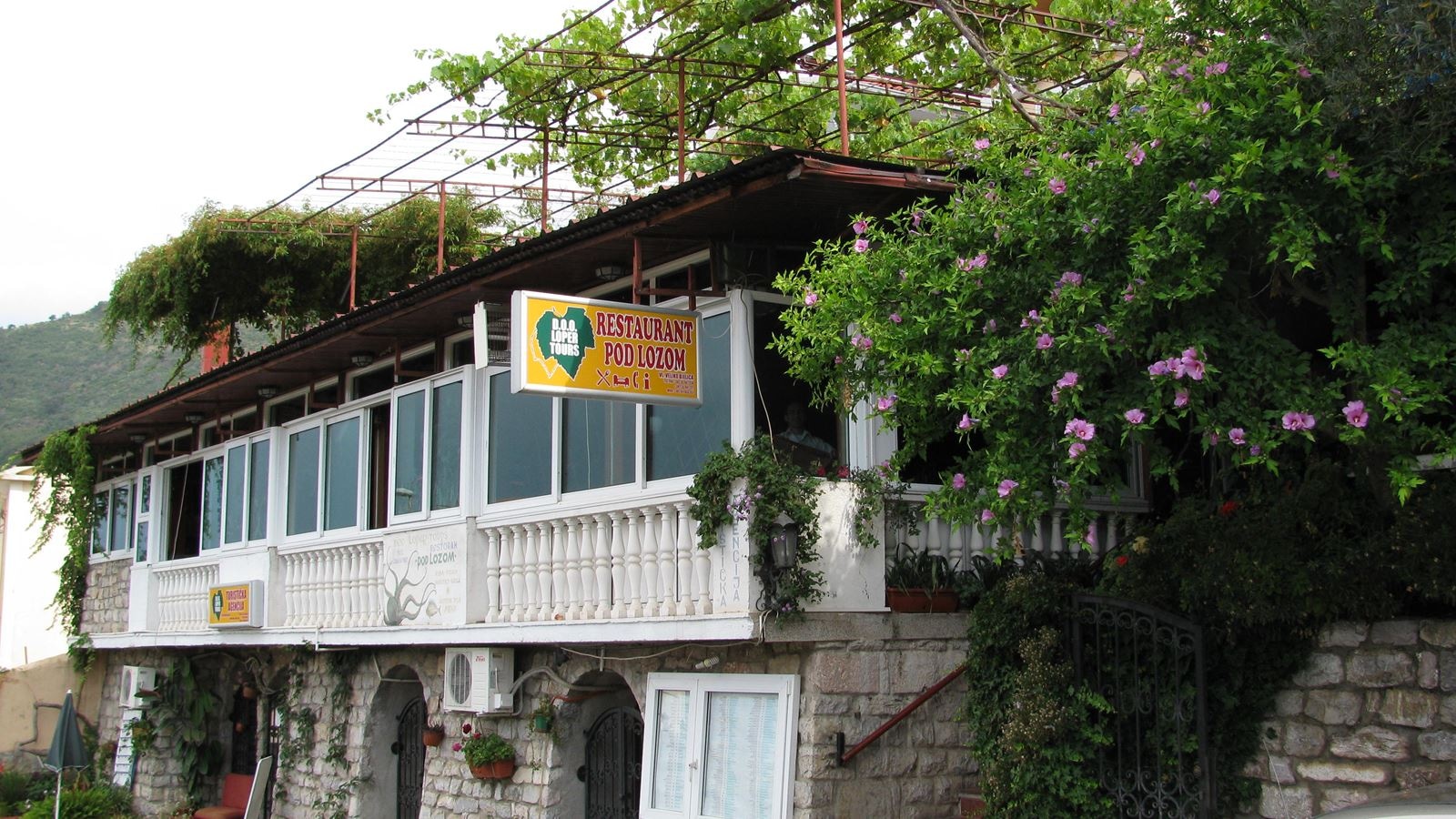 restaurants-restaurants