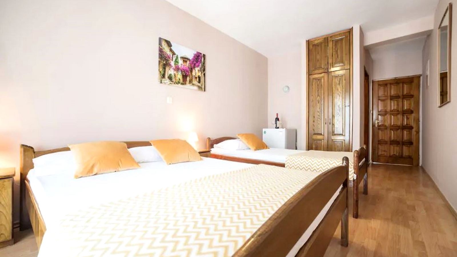 rooms-triple-room