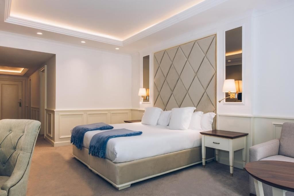 rooms-kamelia-deluxe-room