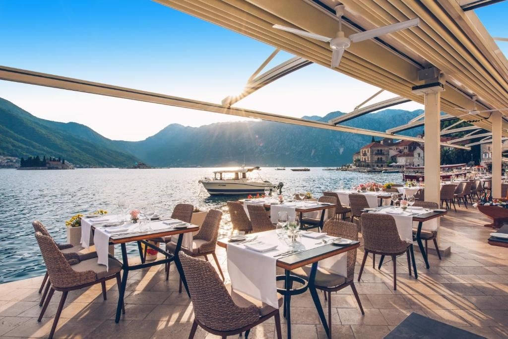 restaurants-restaurants