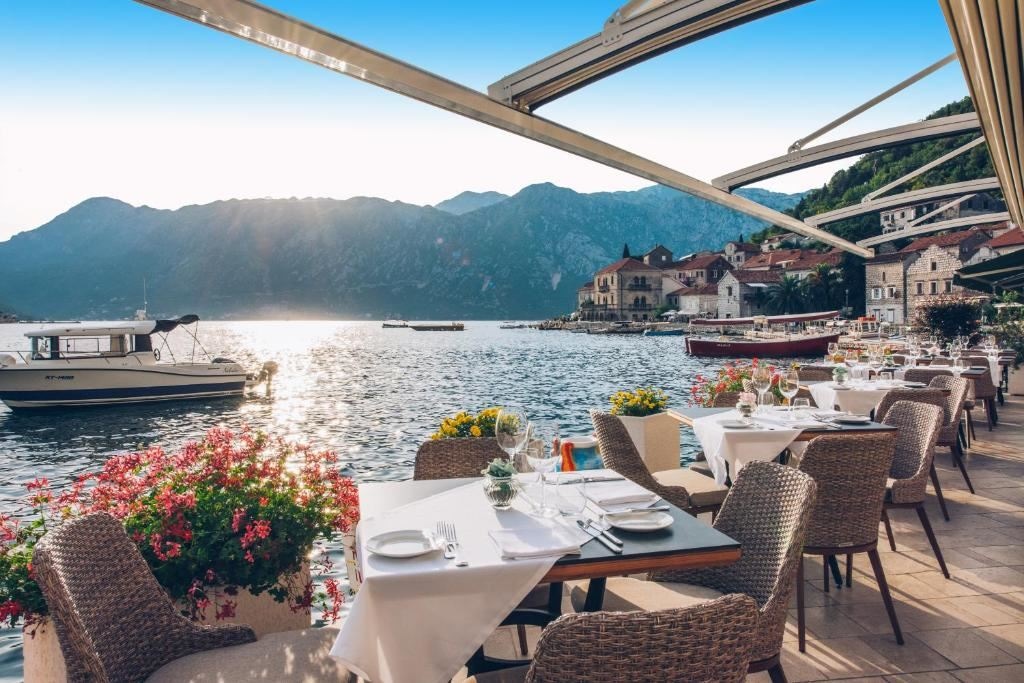 restaurants-restaurants