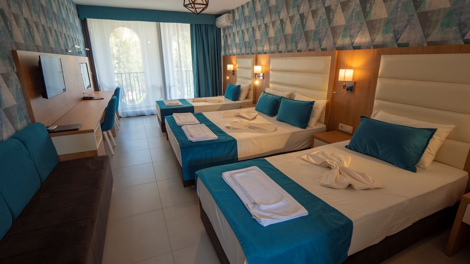 rooms-superior-room