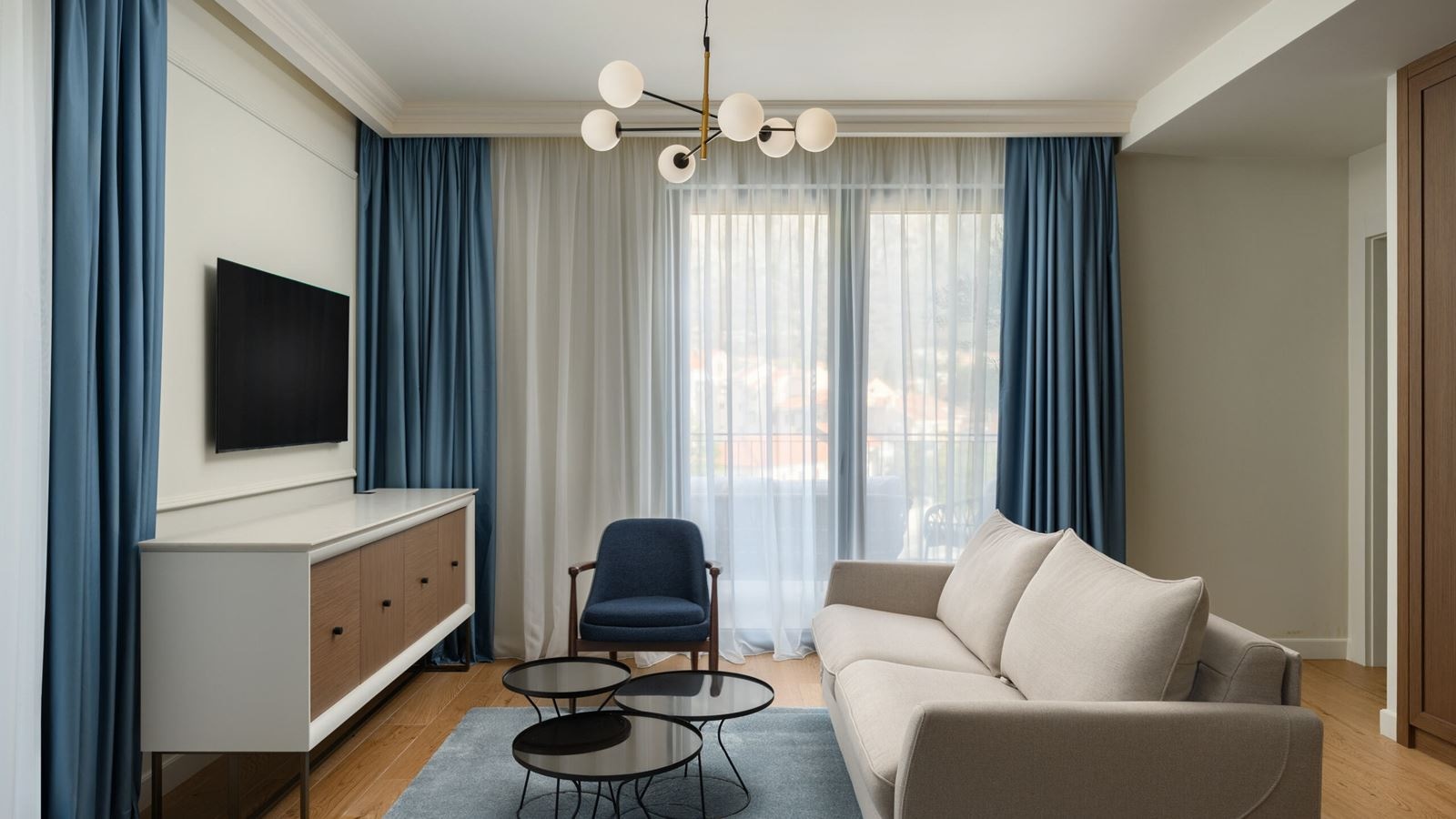 rooms-one-bedroom-apartment-sea-view