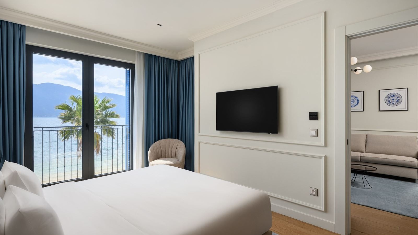 rooms-one-bedroom-apartment-sea-view