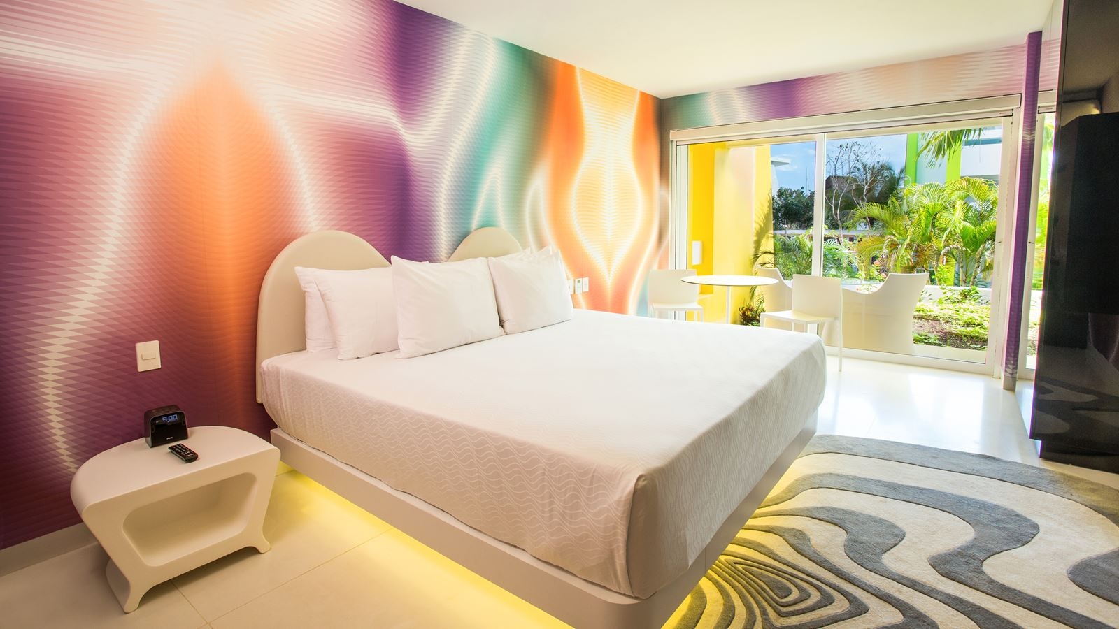 rooms-trendy-garden-view