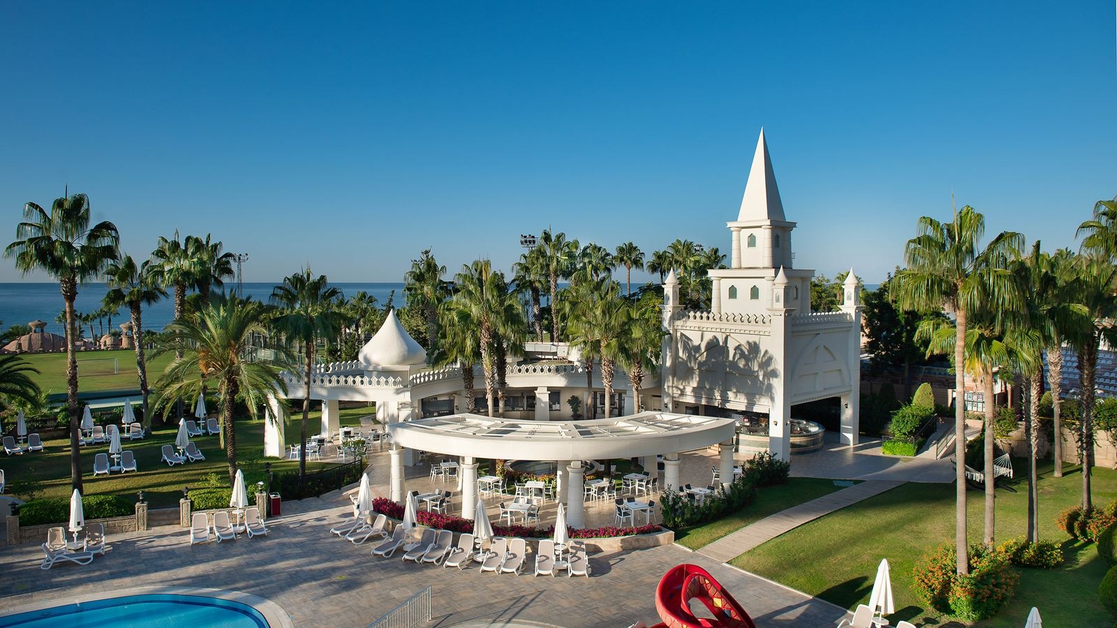 bars-luna-pool-bar