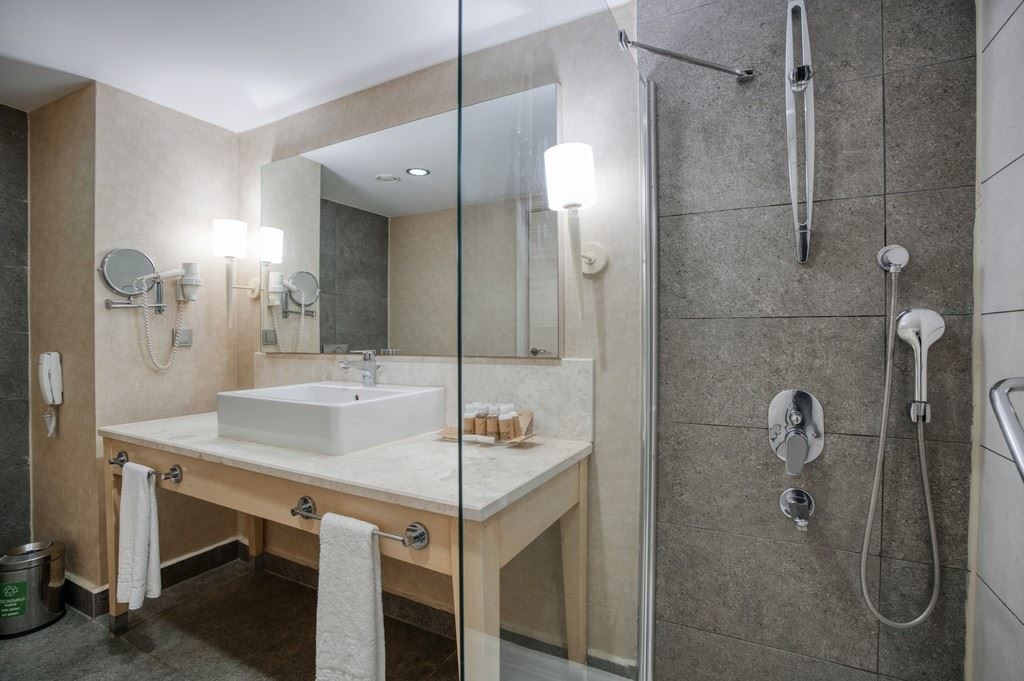 rooms-deluxe-room