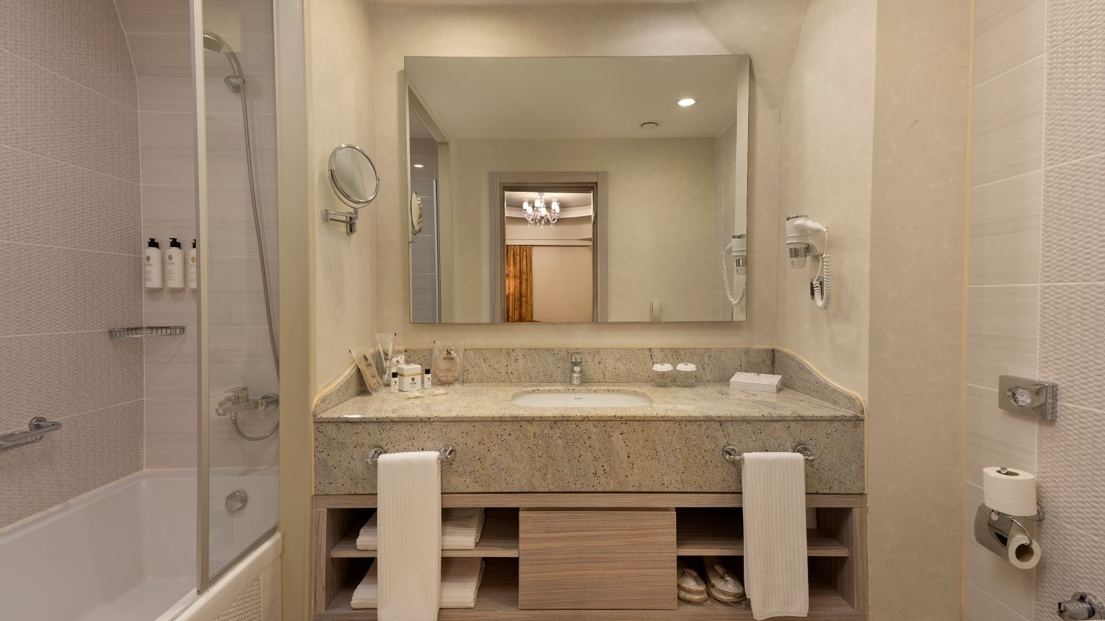 rooms-king-suite