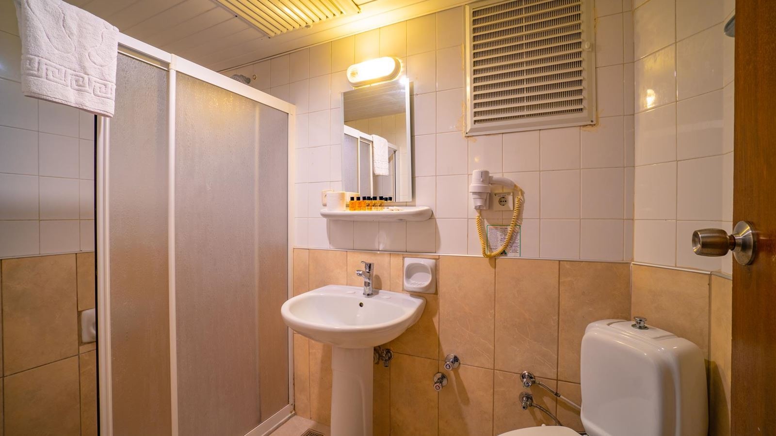 rooms-standard-room