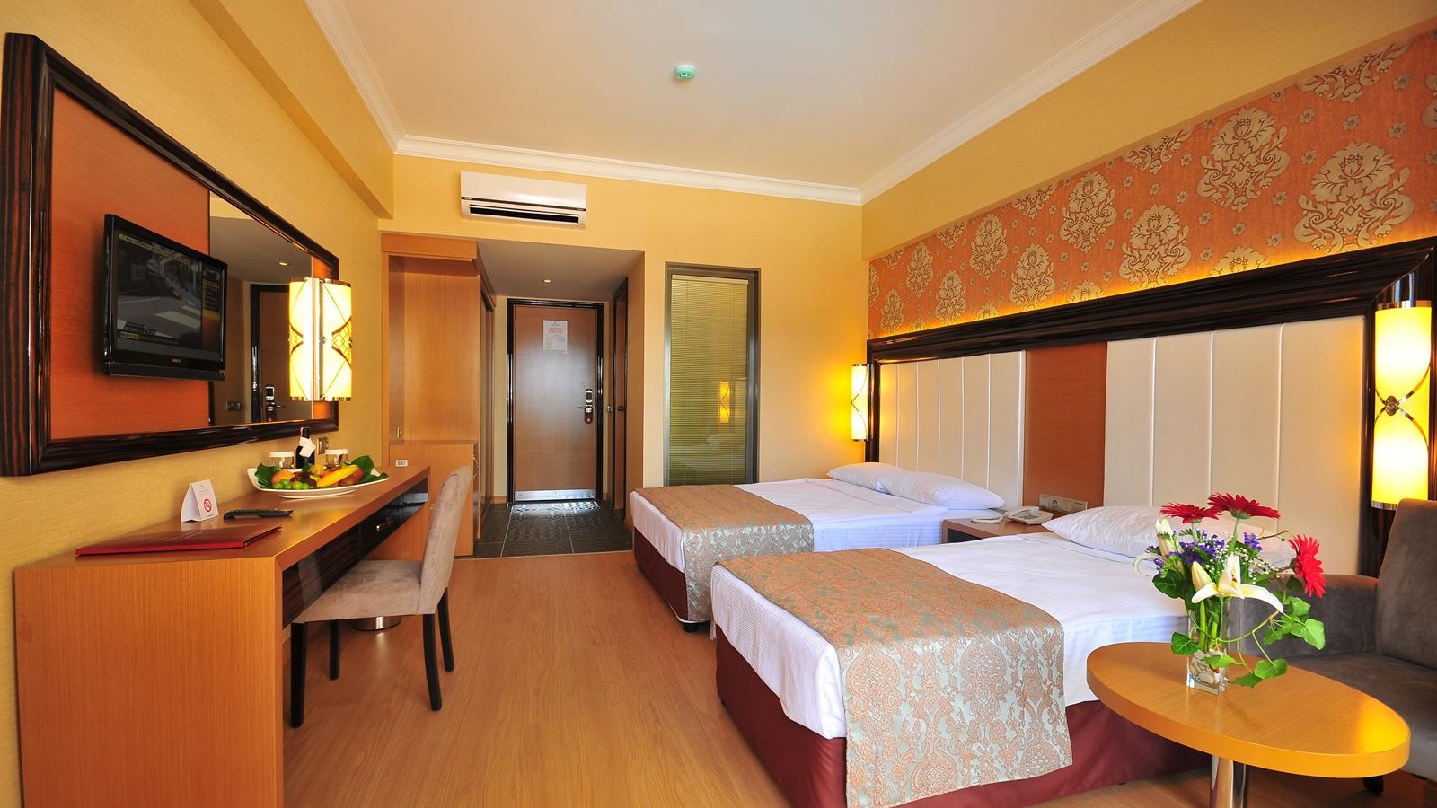 rooms-standard-room-land-view