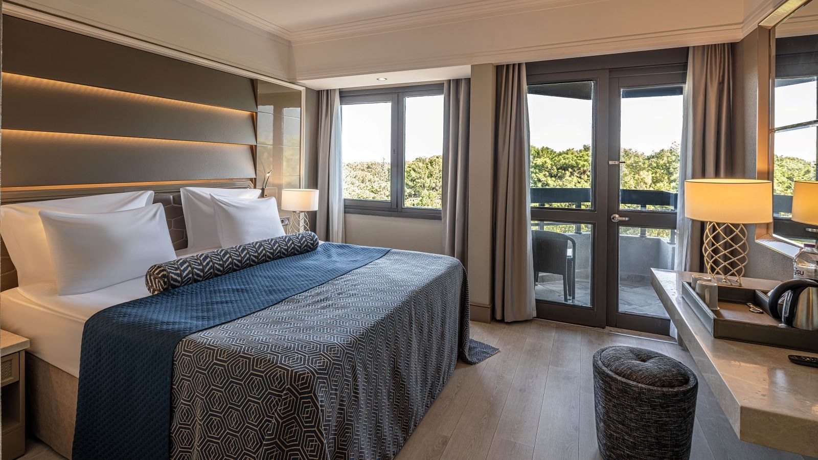 rooms-standard-room-land-view