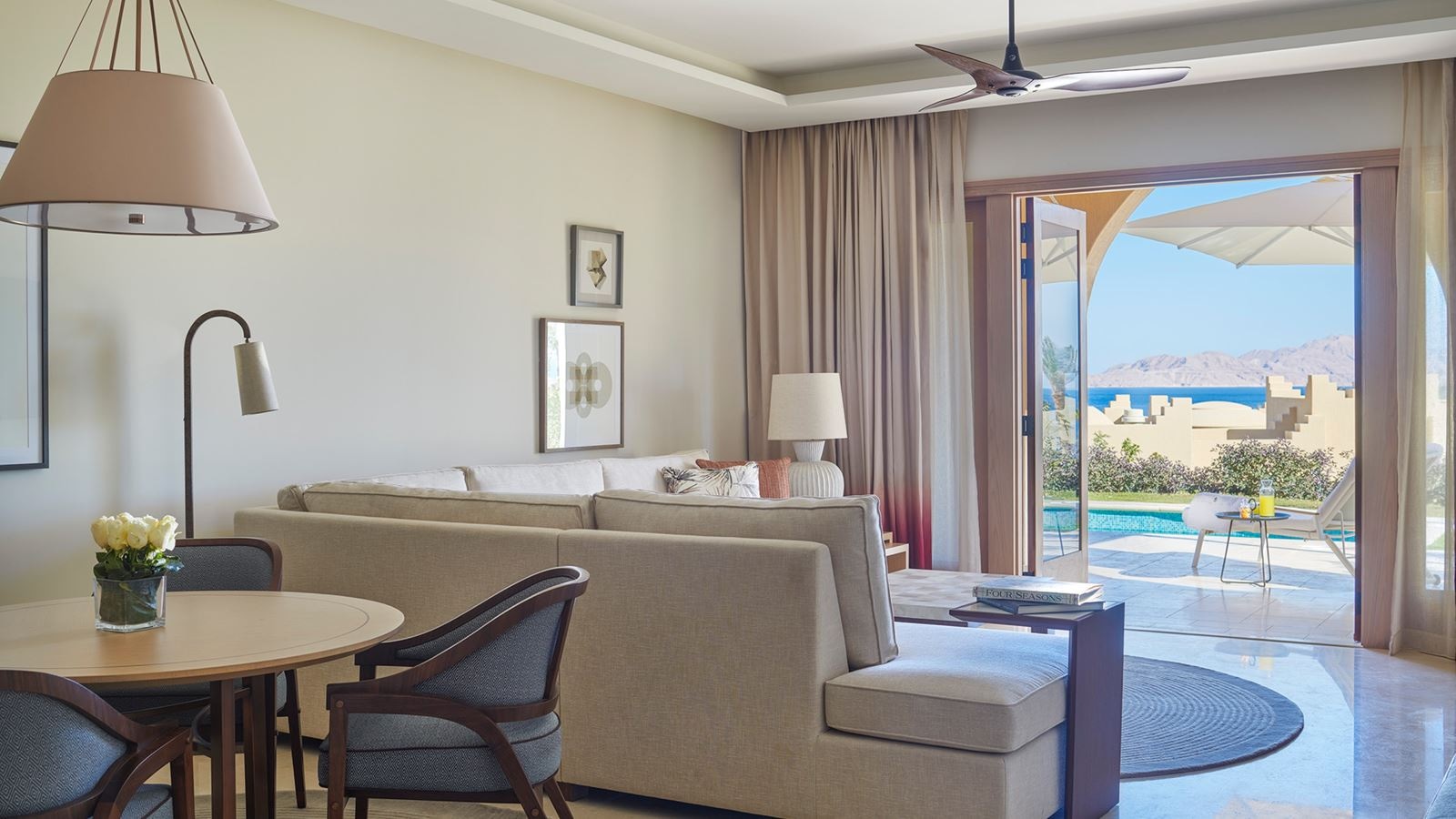 rooms-premier-suite-with-pool