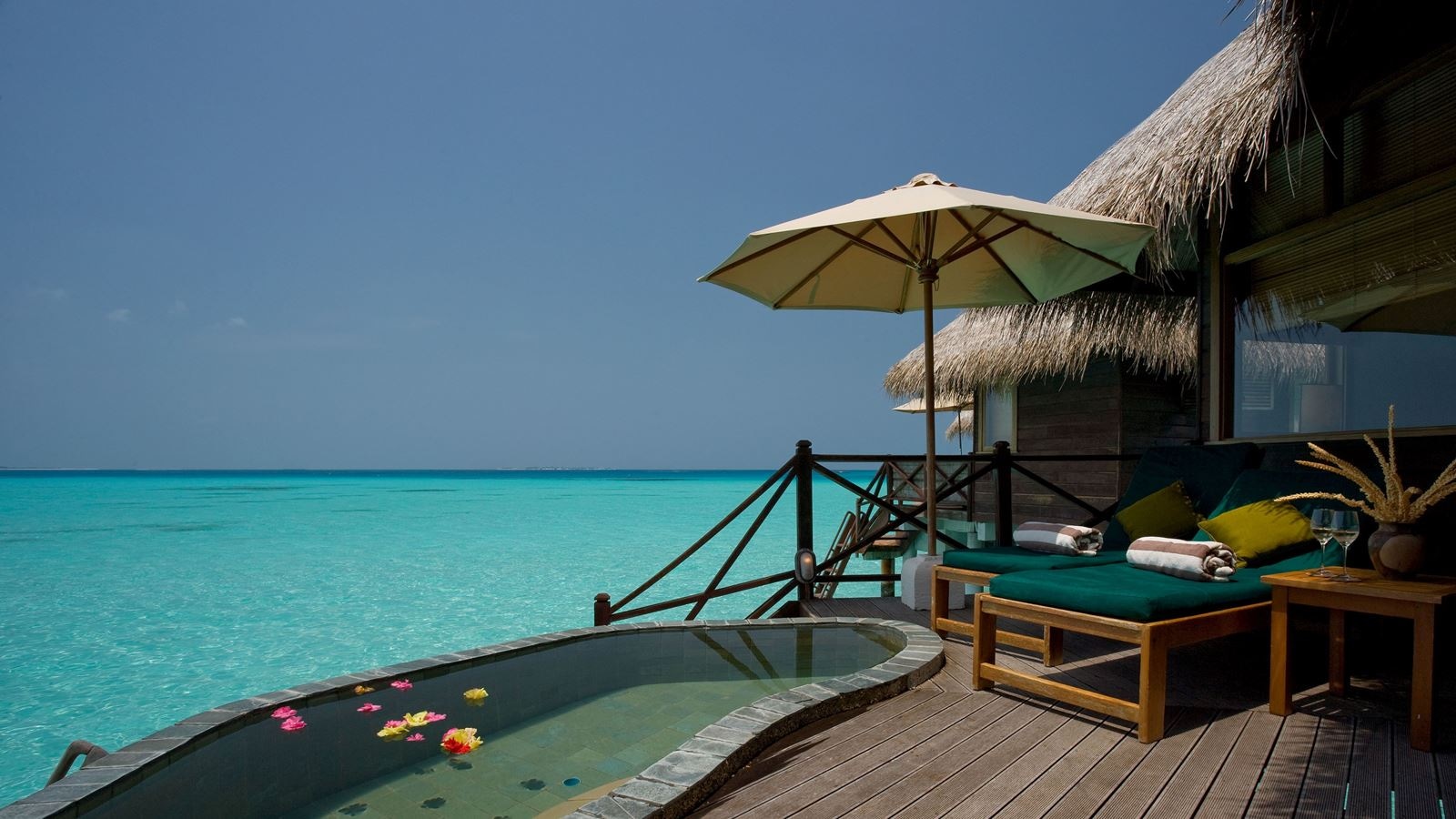 rooms-lagoon-villa
