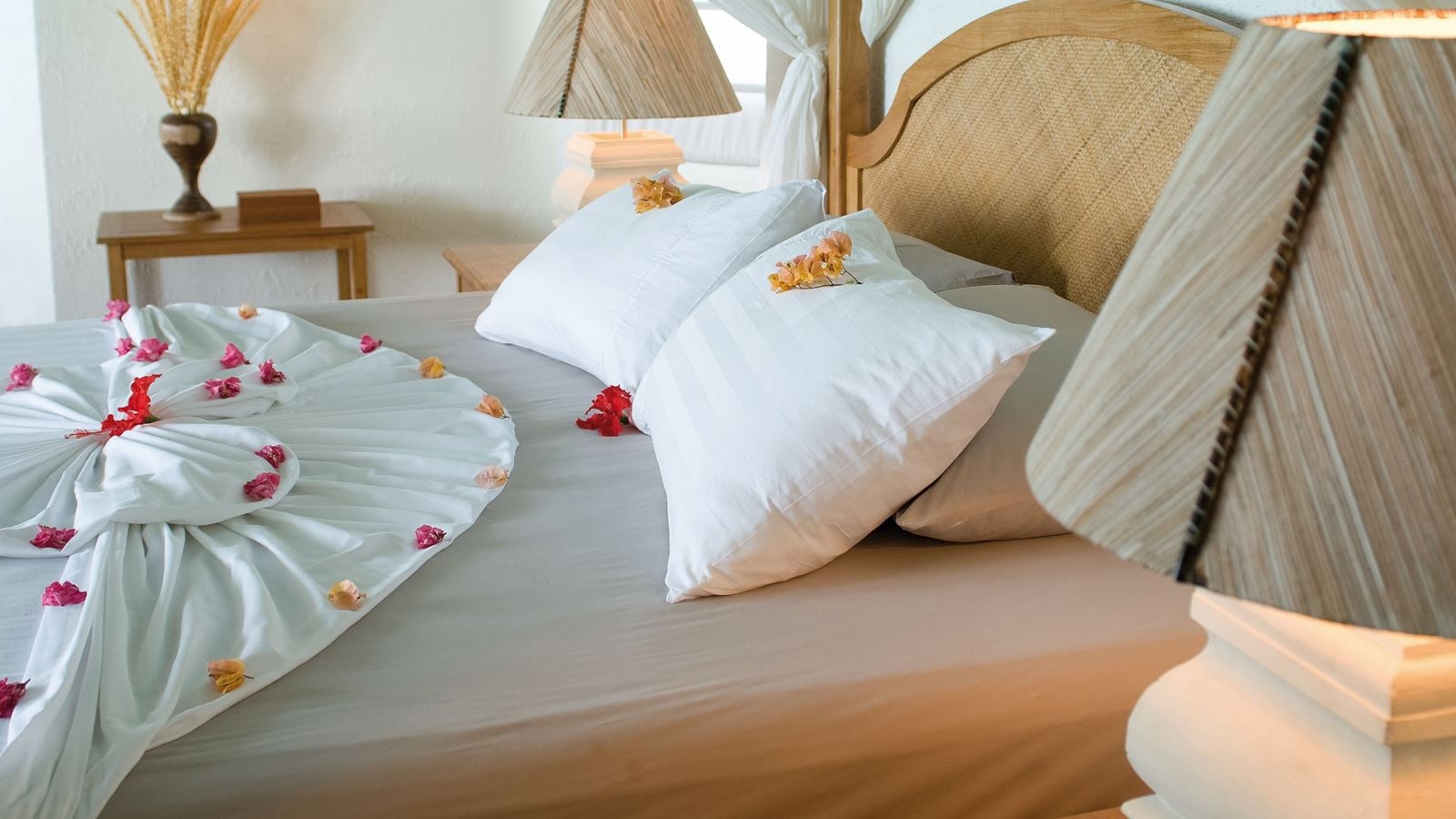 rooms-lagoon-villa