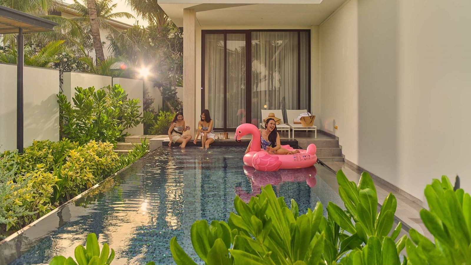 rooms-pool-pavilion