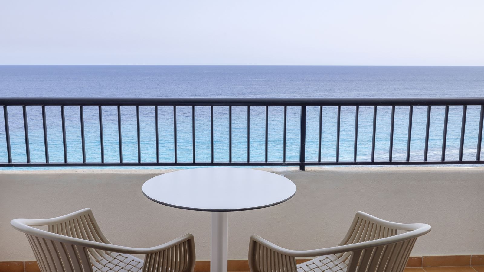 rooms-my-favourite-club-double-superior-frontal-sea-view-balcony