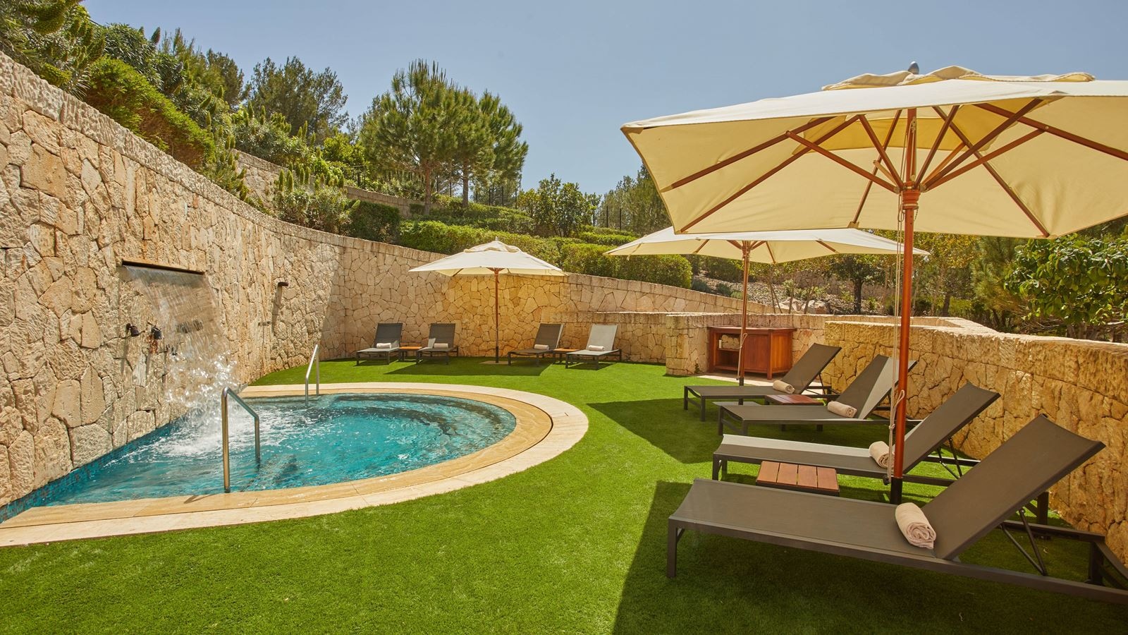 pools-outdoor-pool