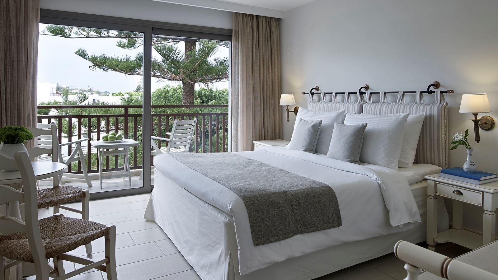 rooms-room-family-1-bedroom
