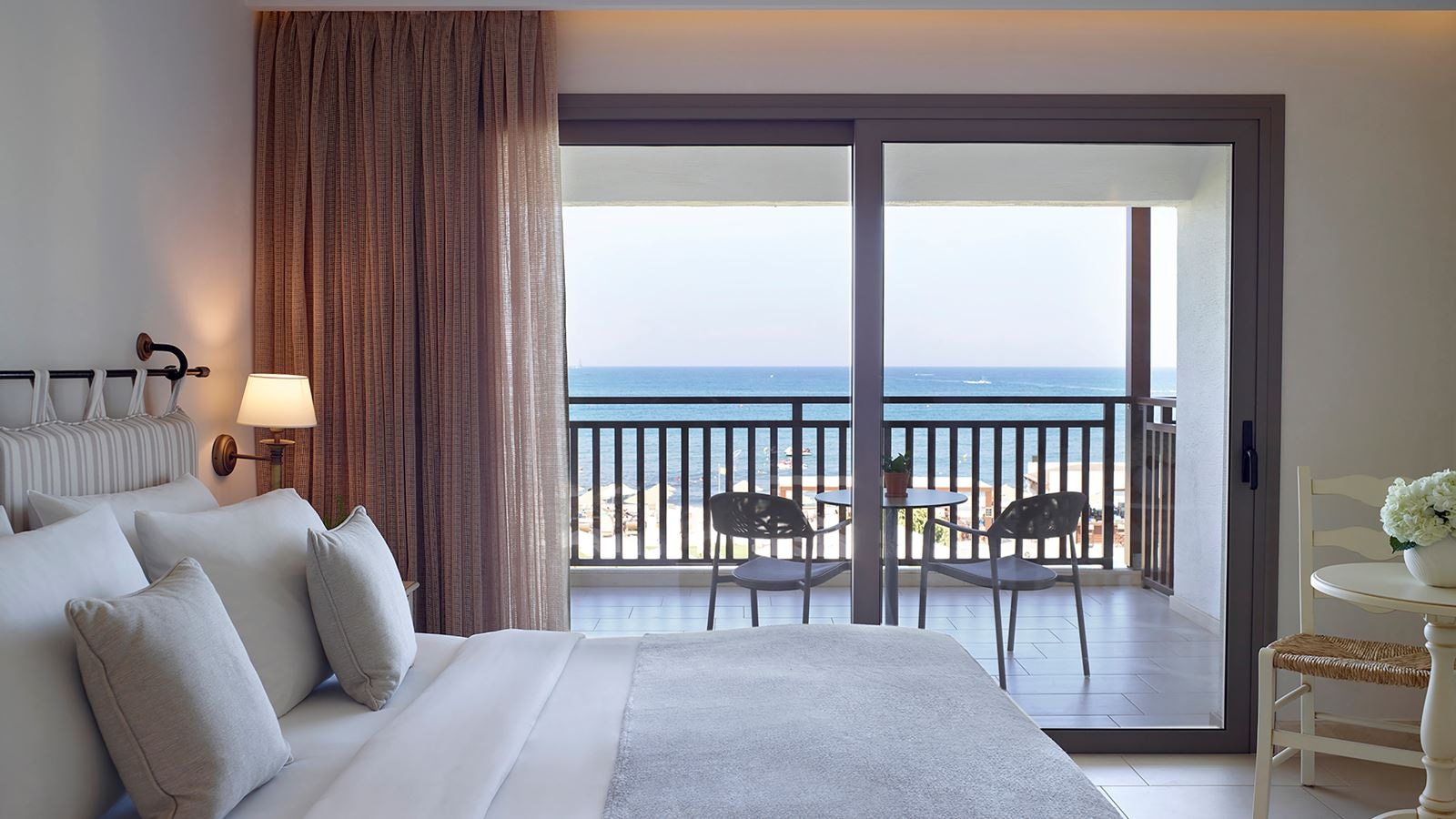 rooms-exclusive-adult-sea-frontview-room