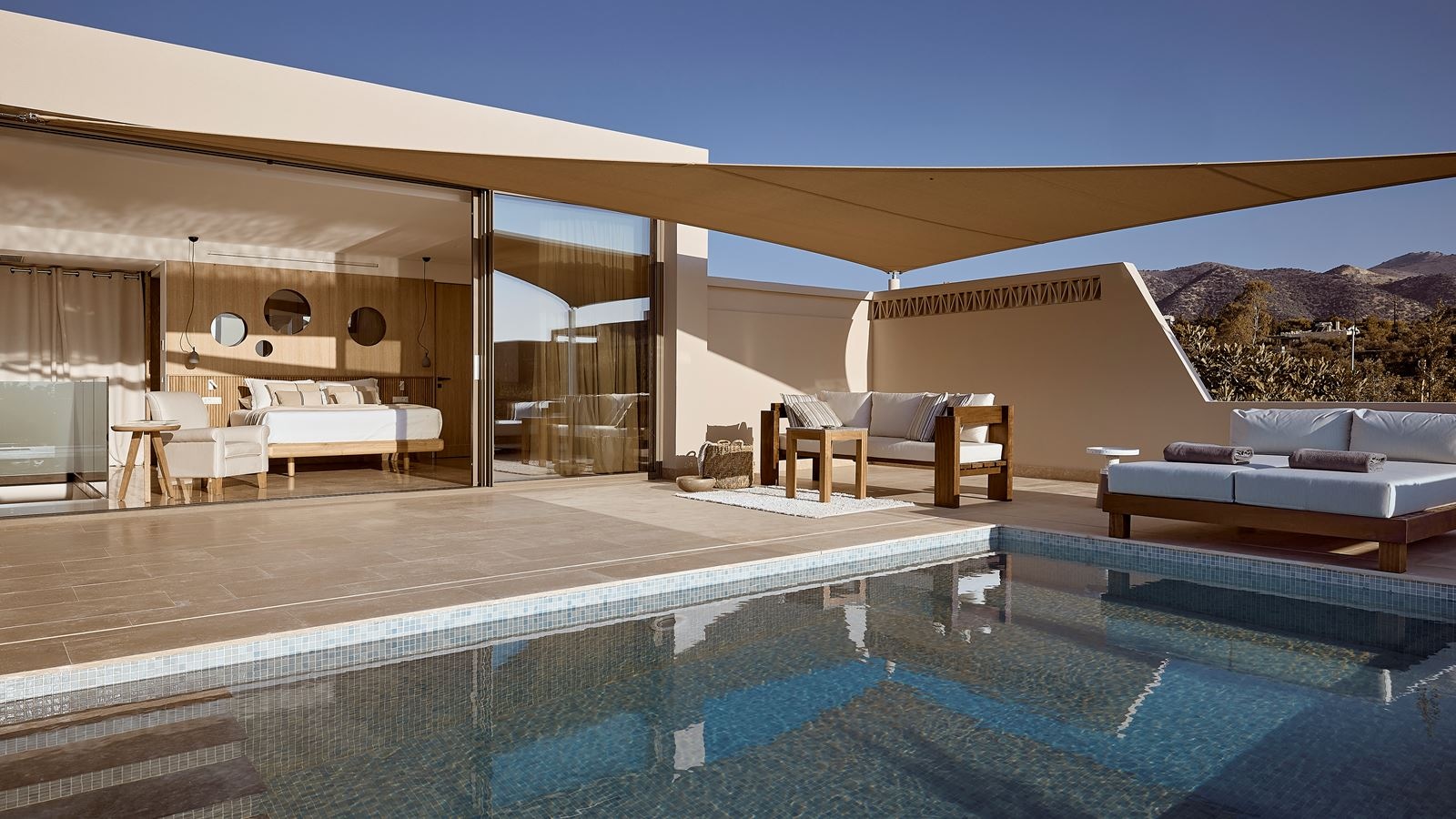 rooms-olives--sea-2bedroom-suite-private-pool-harbor-view--side-sea-view