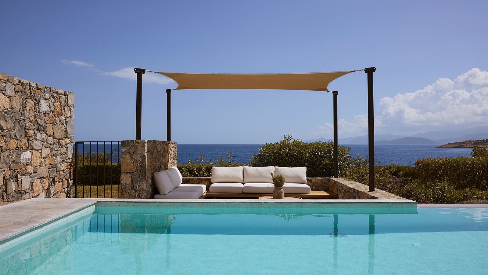 rooms-3-bedroom-thalassa-villa-private-pool-seafront-view